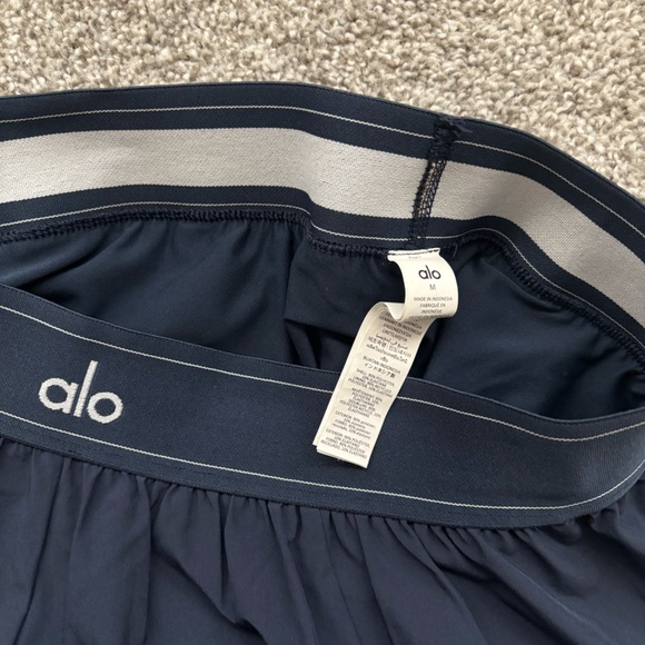 Alo Match Point Short - Picture 3 of 3